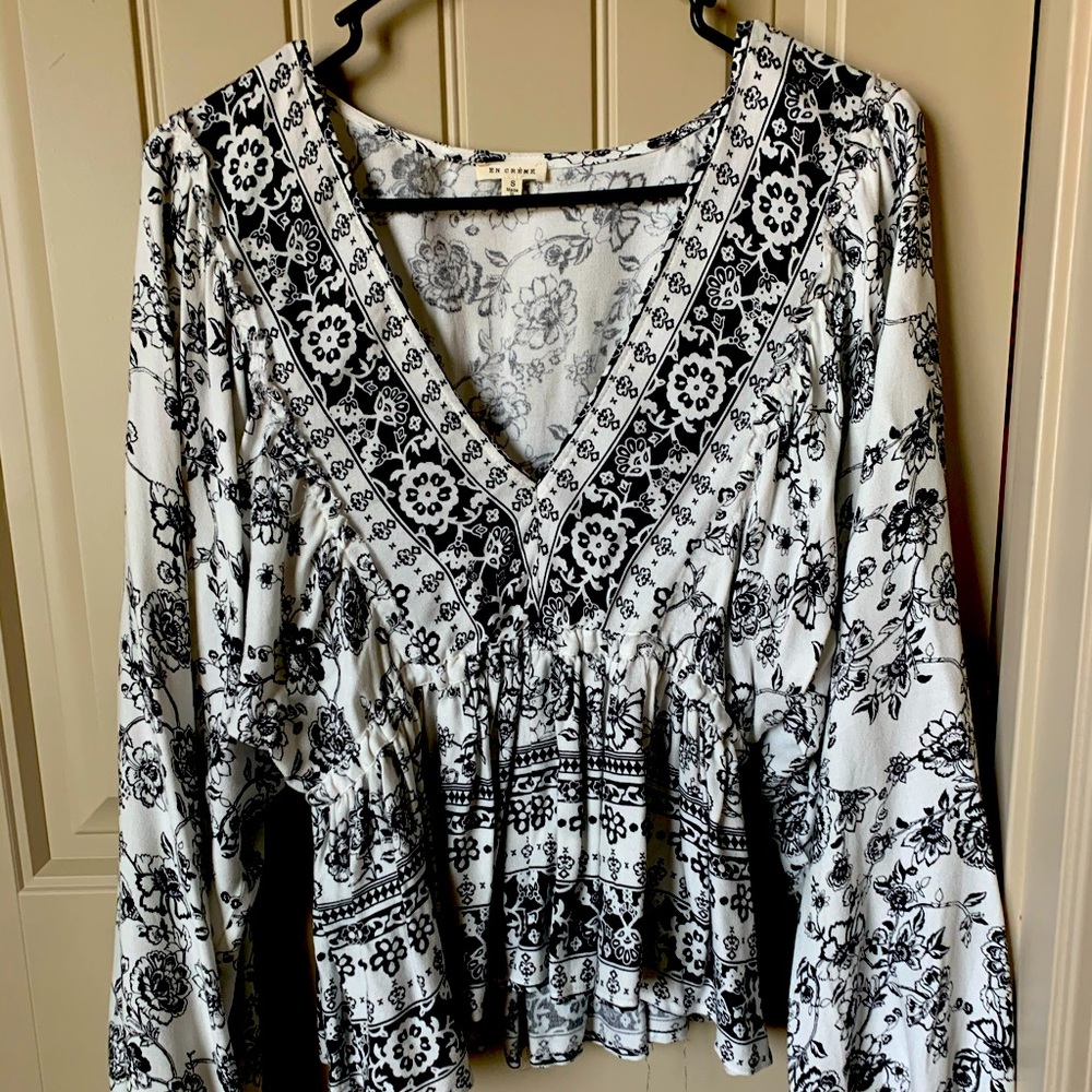 Deep cut balloon sleeve blouse